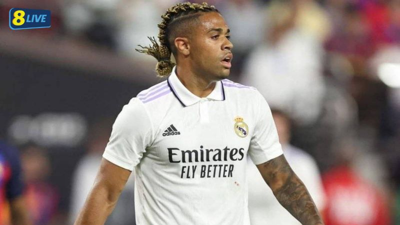 Mariano Diaz: Một trong những cầu thủ mang áo số 24 nổi tiếng Mariano Diaz: Một trong những cầu thủ mang áo số 24 nổi tiếng